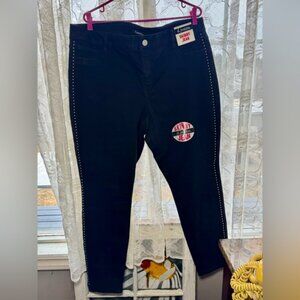 d jeans Black Skinny Jeans with Modern Appeal